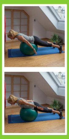 Übungen für den Rücken: Armrotation auf dem Pezziball